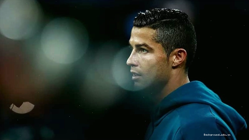 Ronaldo "soái ca" với phong cách ăn mừng đầy cuốn hút