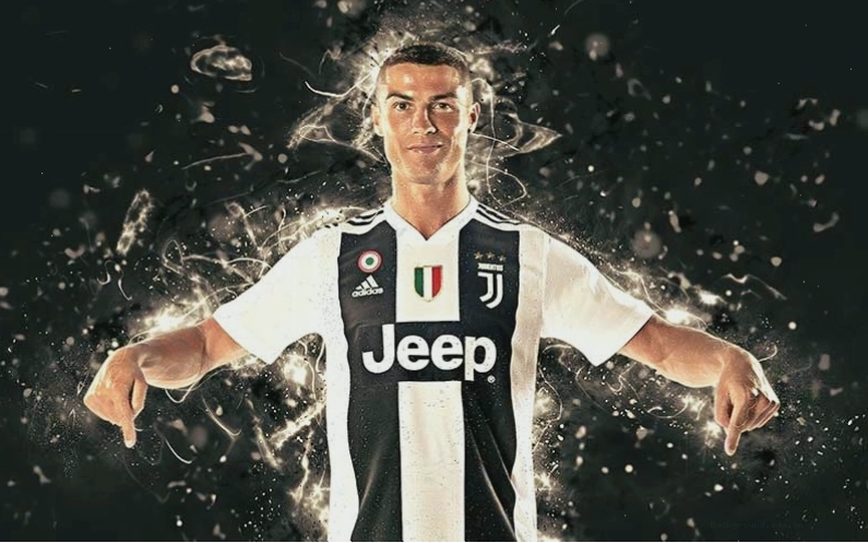 Ronaldo trong trang phục thi đấu của đội tuyển Bồ Đào Nha