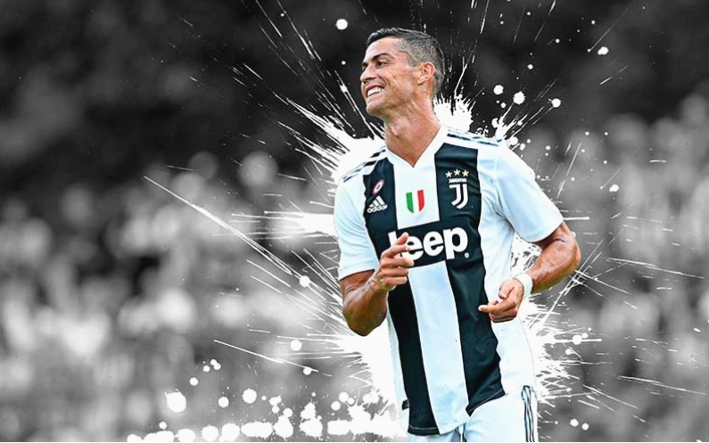 Ronaldo với biểu cảm tự tin trong trang phục Real Madrid