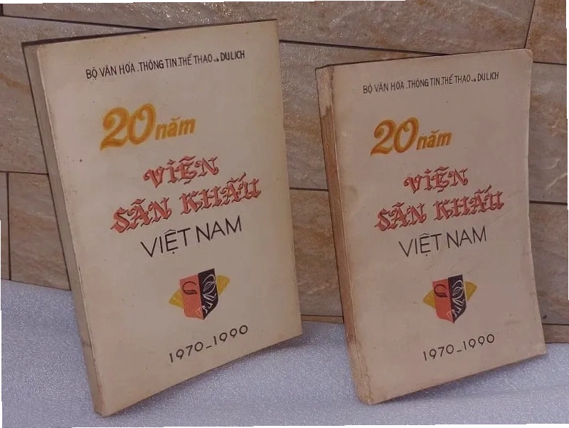 Sách cũ, gợi lên không khí hoài niệm