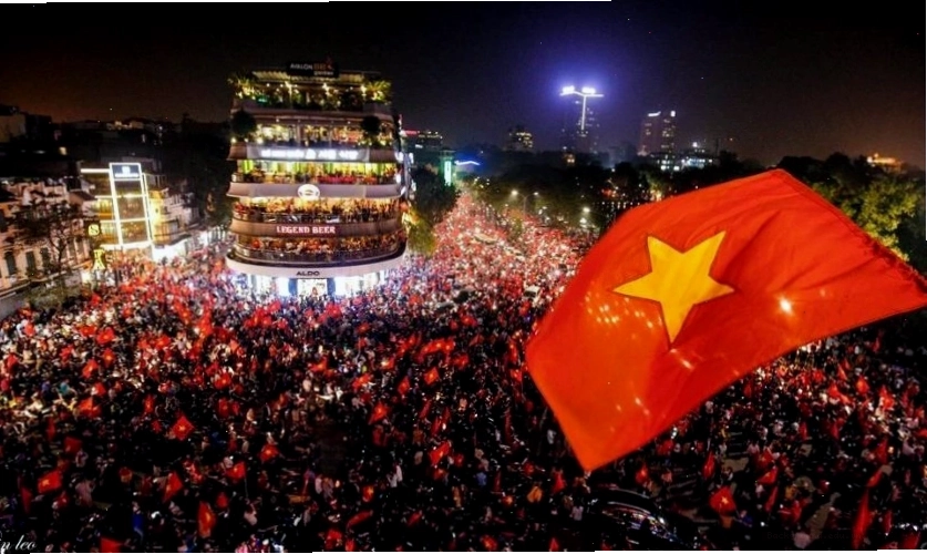 Tự hào Việt Nam với lá cờ đỏ sao vàng