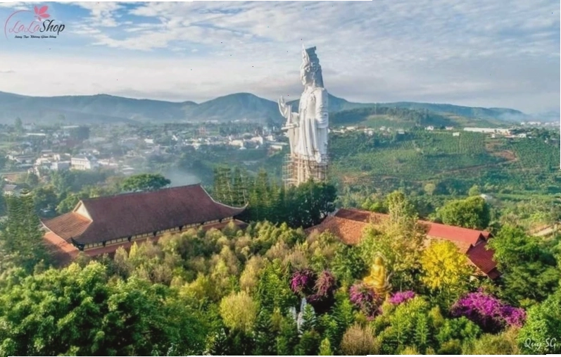 Tượng Quan Âm khổng lồ