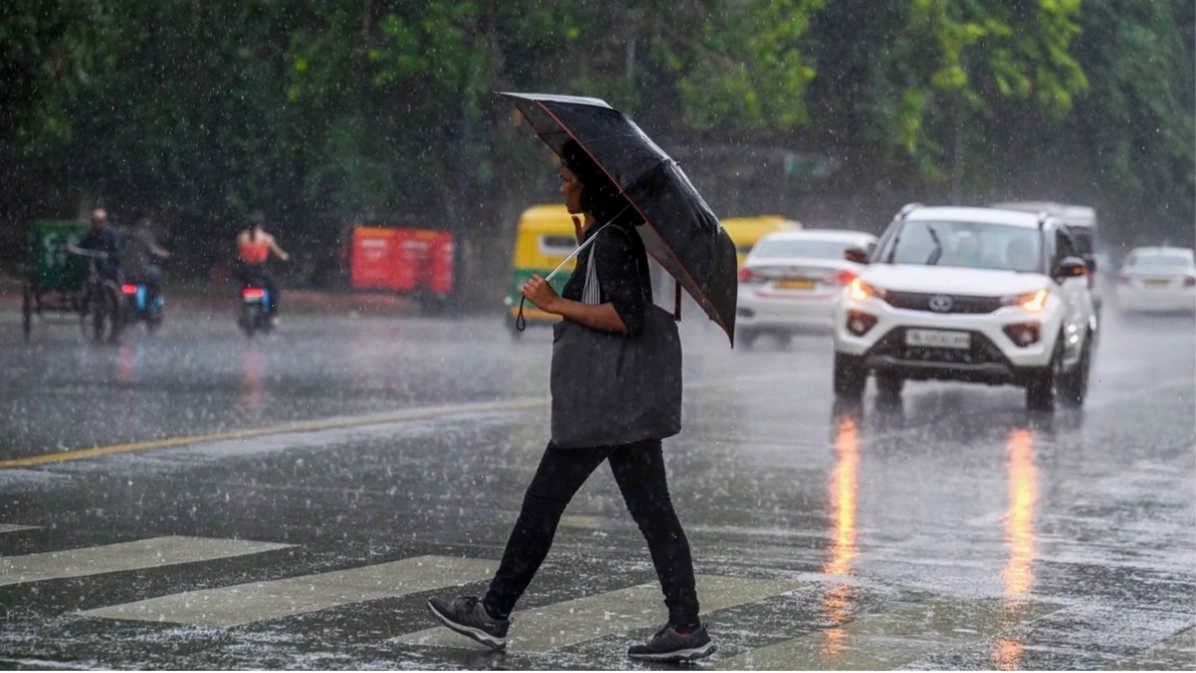 Safety tips and red alert warnings for heavy rain in North India
