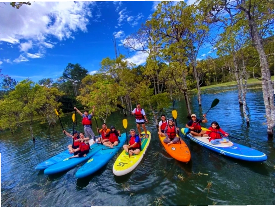 Bộ set camping trong tour trải nghiệm chèo SUP trên sông ở Đà Lạt