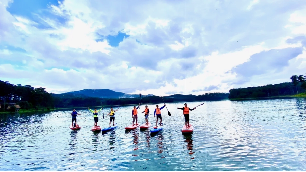 Kỹ năng chèo SUP cơ bản cho trải nghiệm chèo SUP trên sông ở Đà Lạt