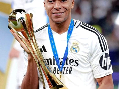Kylian Mbappé: Hình nền ngầu, tốc độ và sức mạnh cho màn hình của bạn